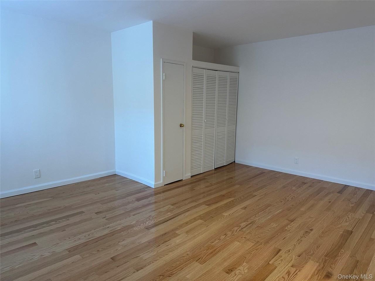 310 Riverside Blvd #2K - Photo 6 of 19
