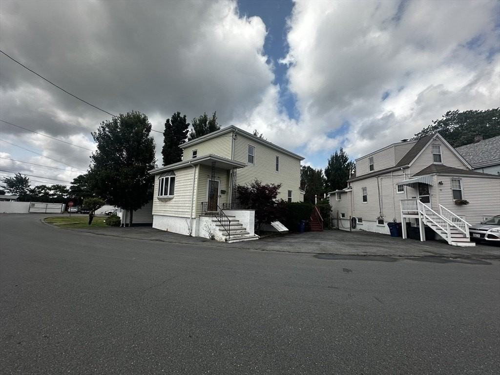 103 Sagamore St - Photo 2 of 15