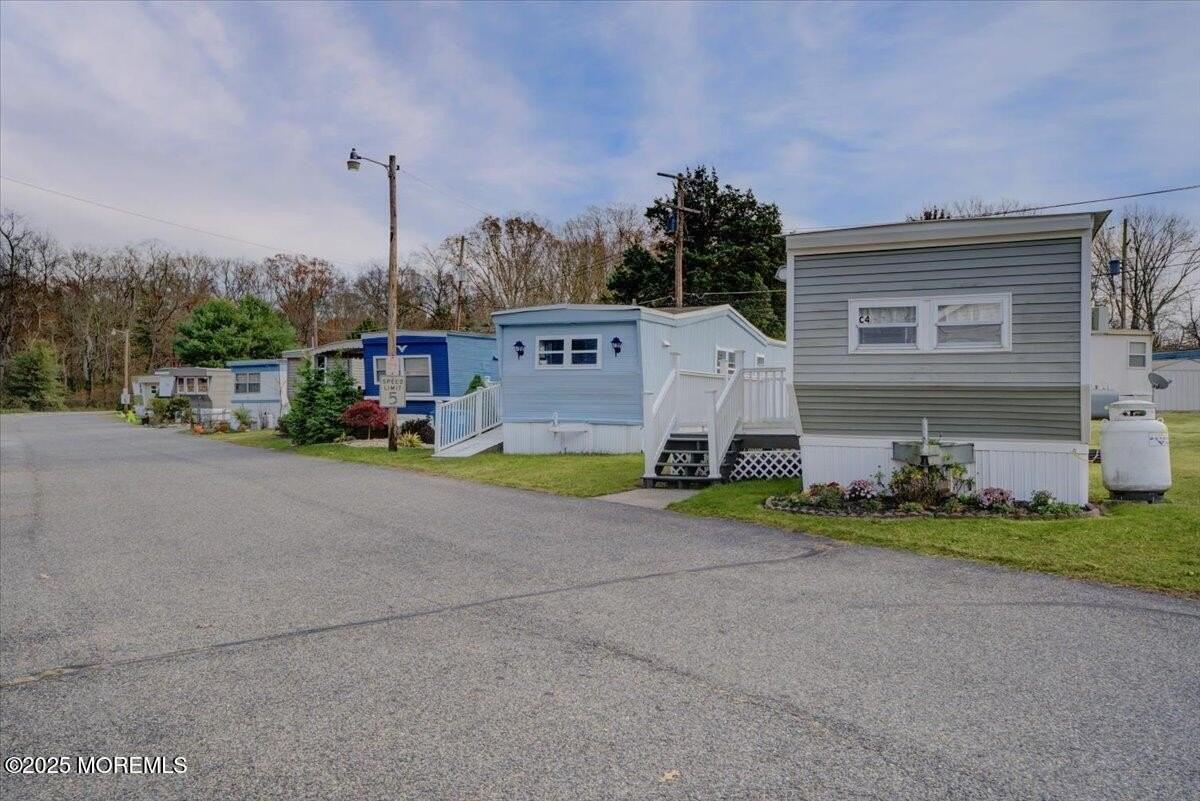 114 Cookstown New Egypt Rd #C7 - Photo 5 of 29