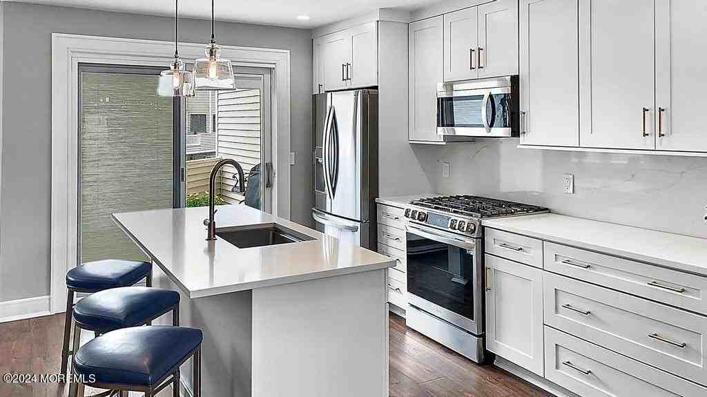 32 Sunset Ave - Photo 4 of 22