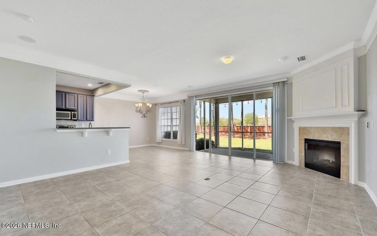 11225 Castlemain Cir N - Photo 6 of 33