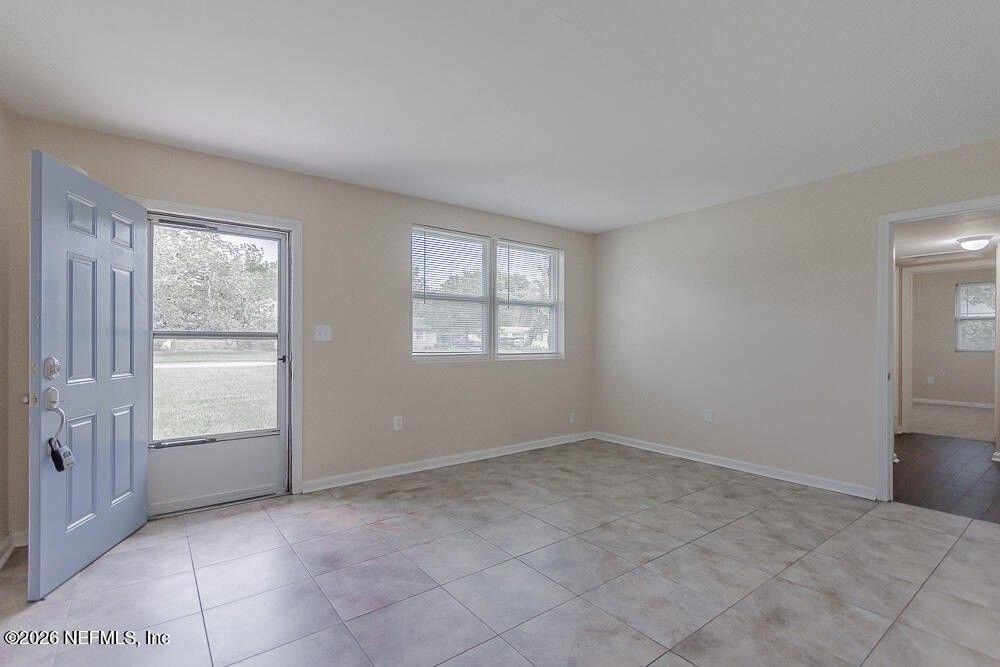 848 Glynlea Rd - Photo 2 of 32