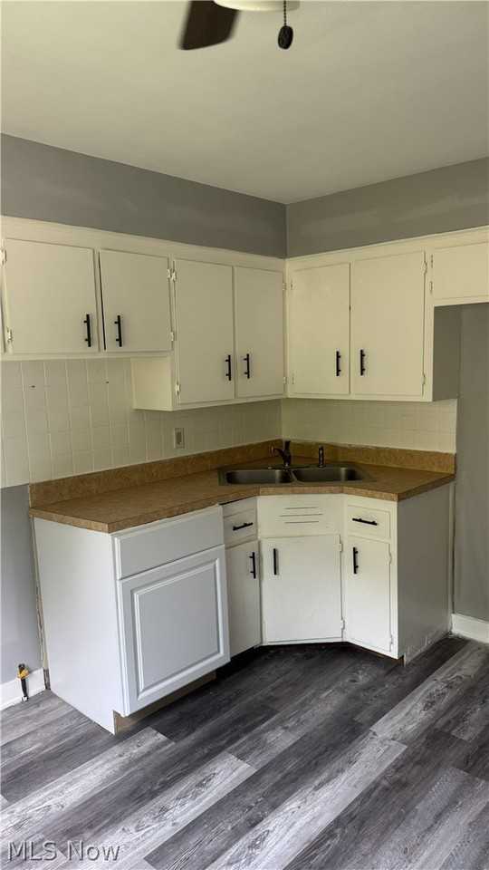 16209 Maplewood Ct - Photo 4 of 9