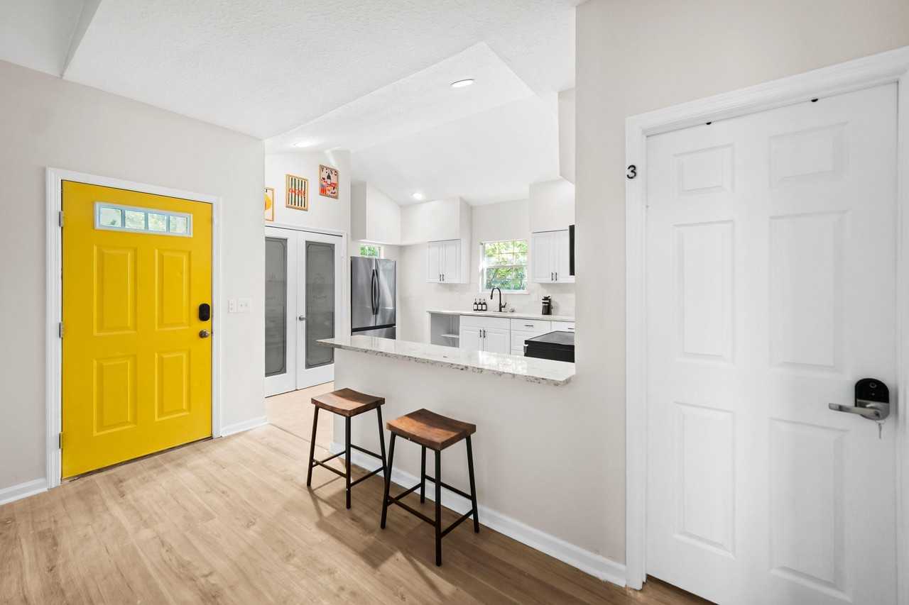 Kenmore St - Photo 7 of 34