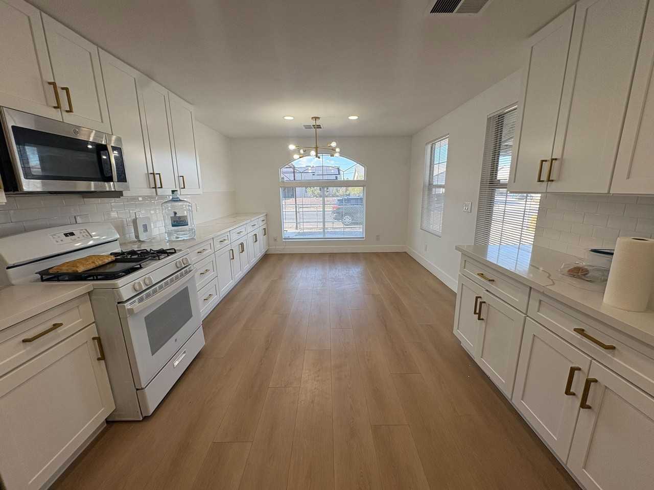 Treasure Ave - Photo 2 of 15