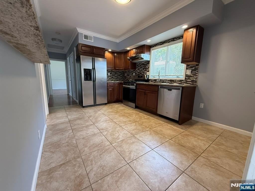 73 Columbia St #1 - Photo 6 of 18