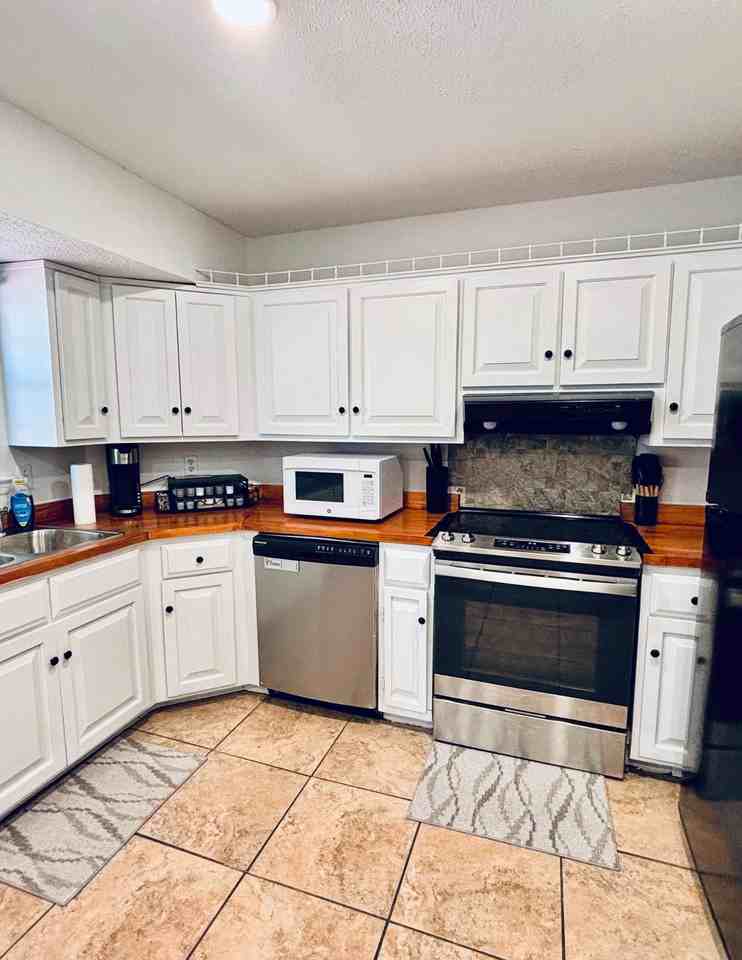 Robinwood Dr - Photo 5 of 34