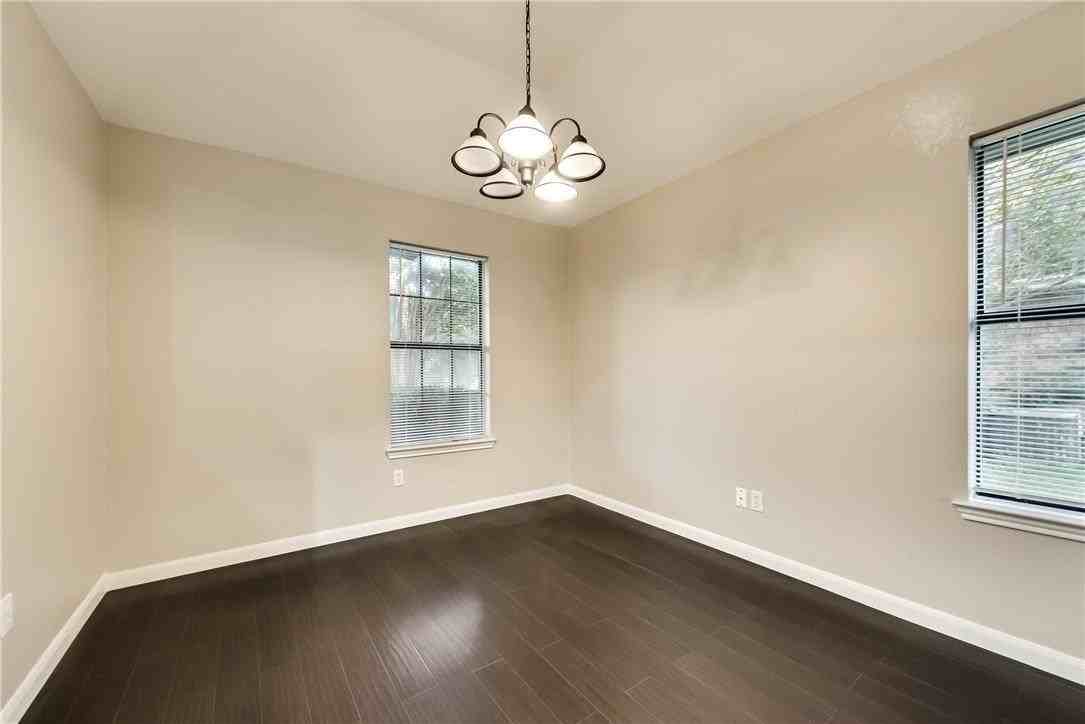 2809 Hampshire Dr - Photo 5 of 16