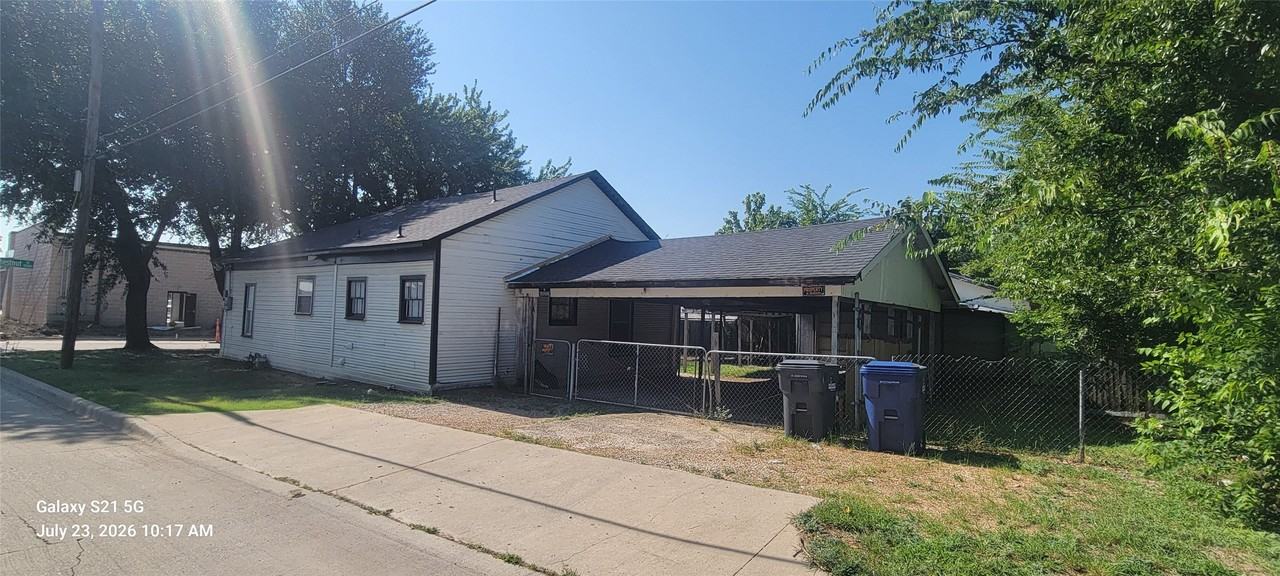 1006 S Chestnut St - Photo 4 of 28