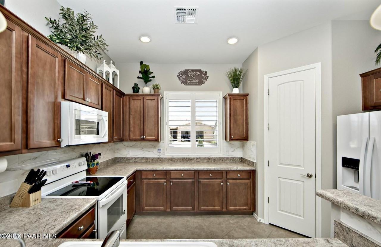 6323 E Beckett Trl - Photo 7 of 50