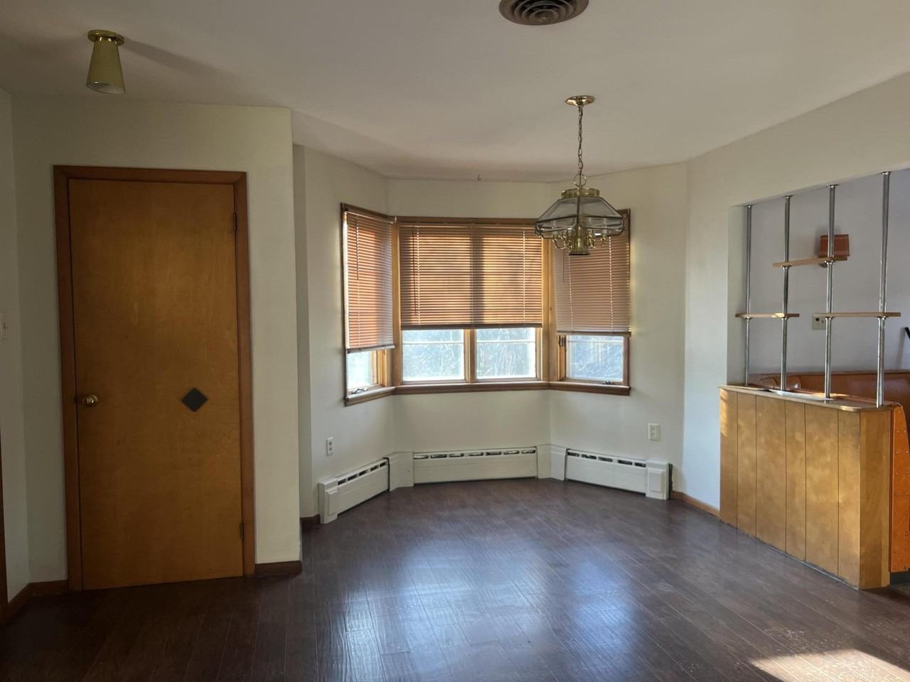 706 E Catawissa St - Photo 5 of 18