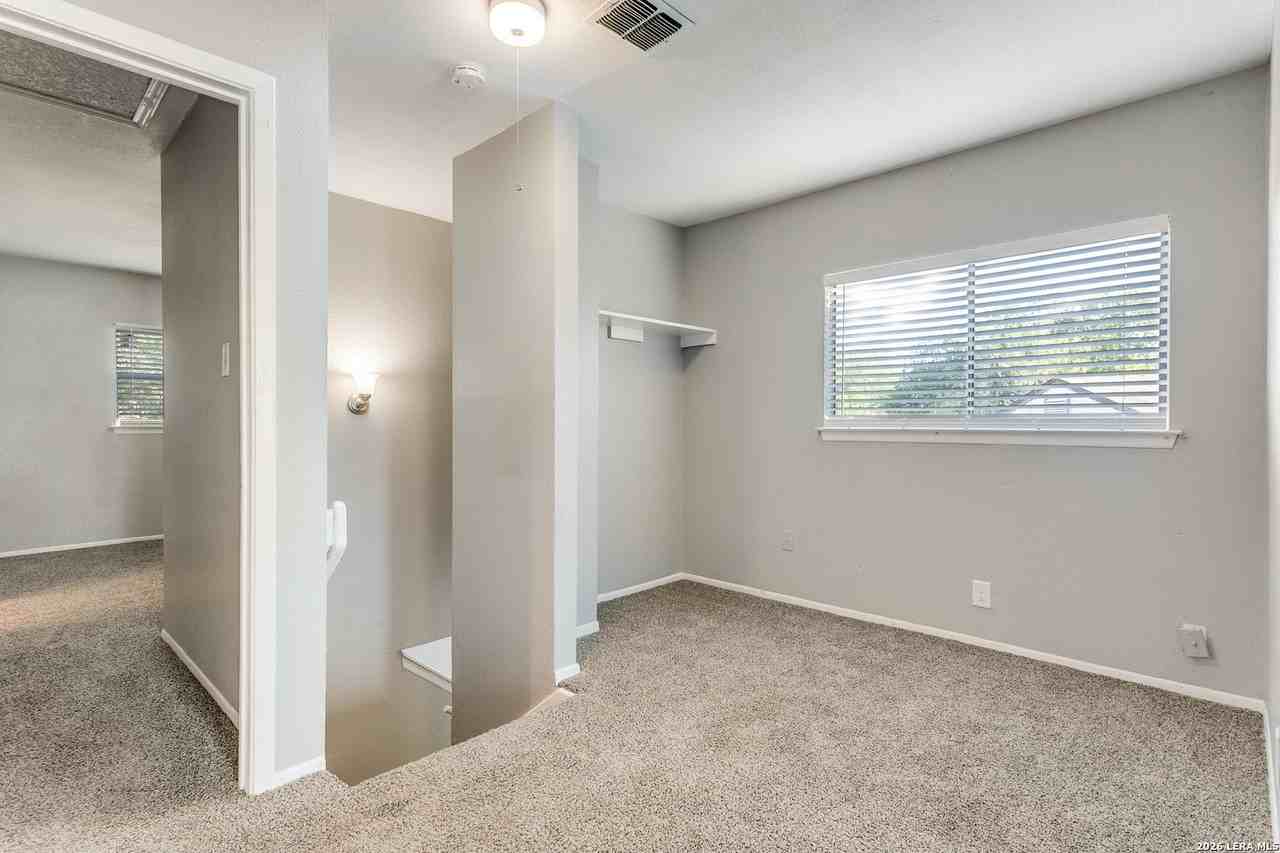 4031 Sunrise Bluff Dr - Photo 7 of 16