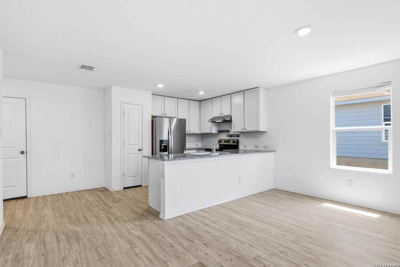 5642 Mountain Pt - Photo 7 of 25
