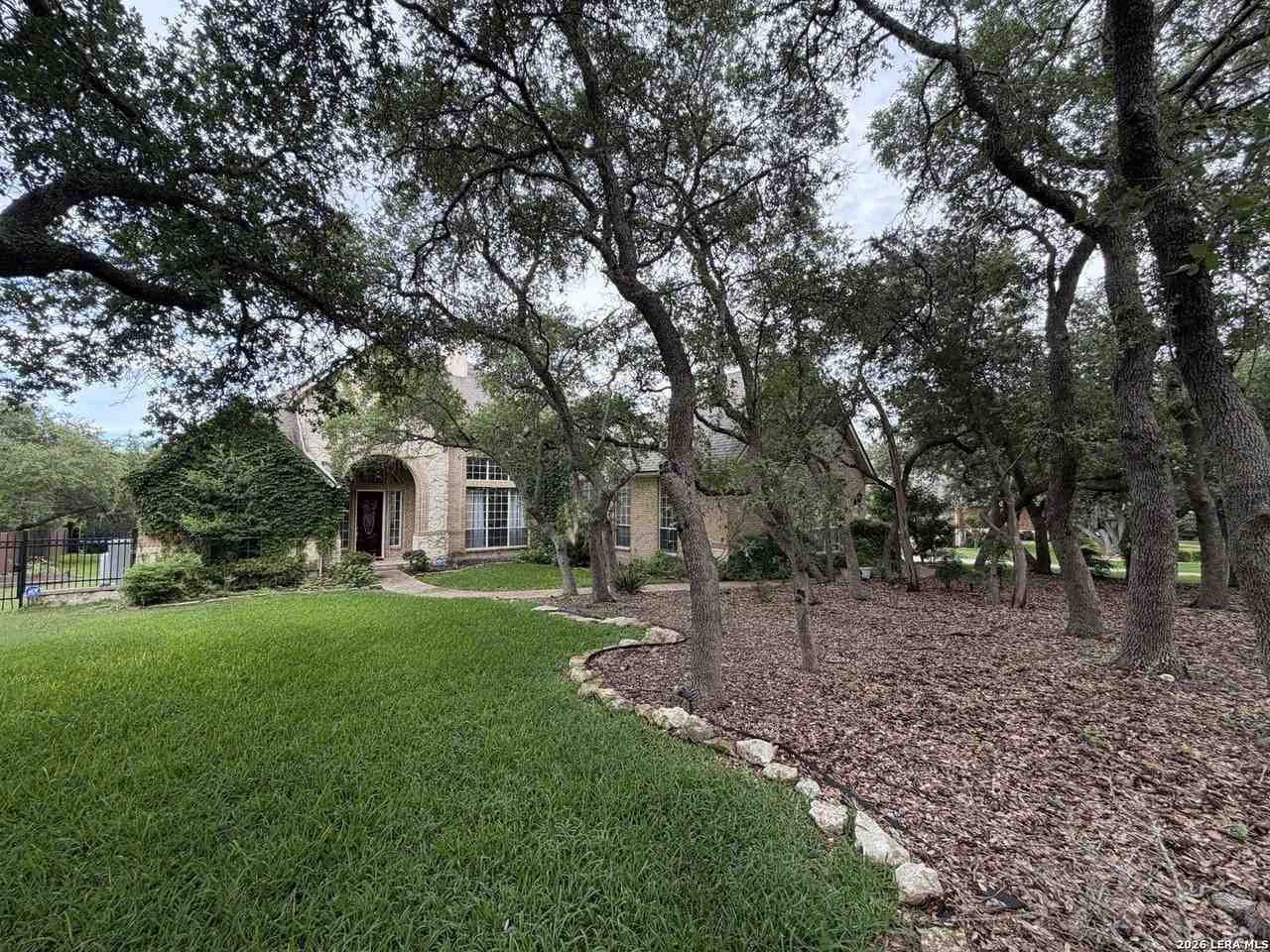 7537 Steeple Dr - Photo 3 of 44