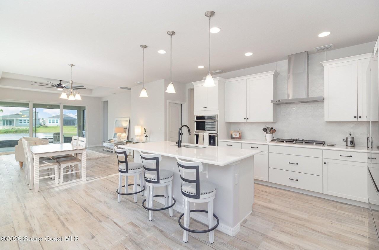 2406 Kamin Dr - Photo 3 of 18