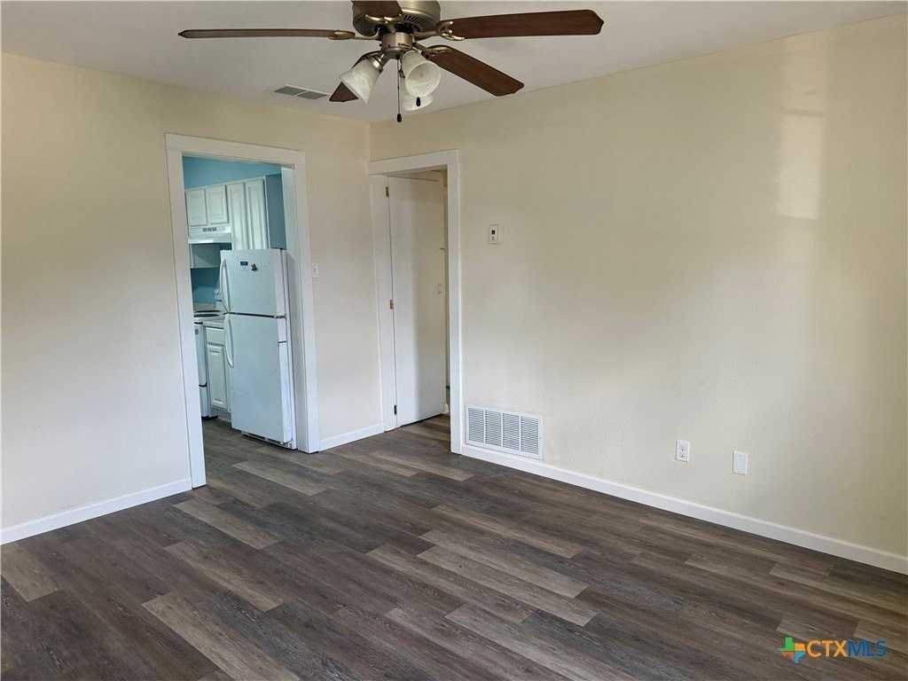 1409 Calle Nogal St #B - Photo 2 of 8