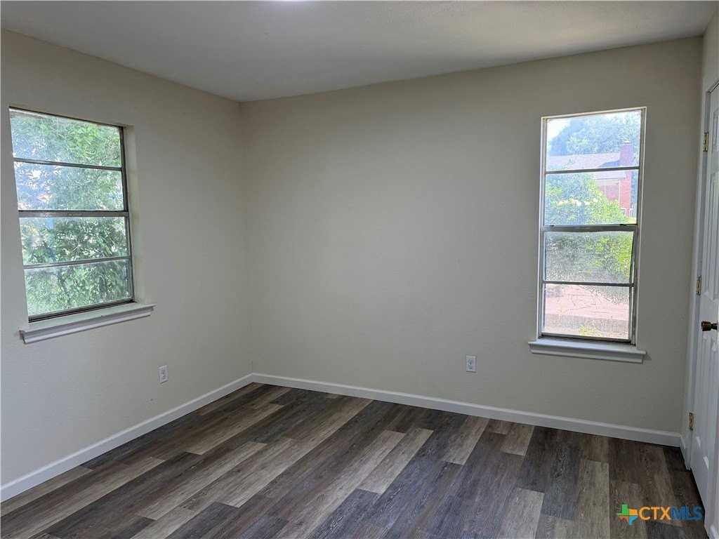 1409 Calle Nogal St #B - Photo 6 of 8