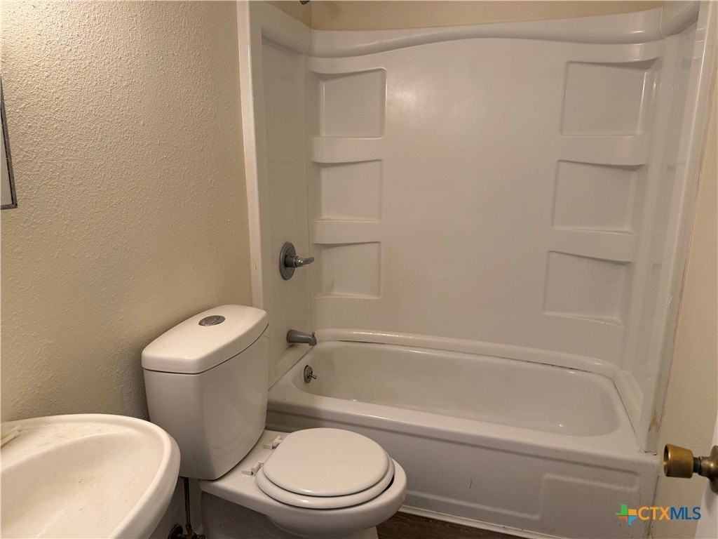 1409 Calle Nogal St #B - Photo 7 of 8