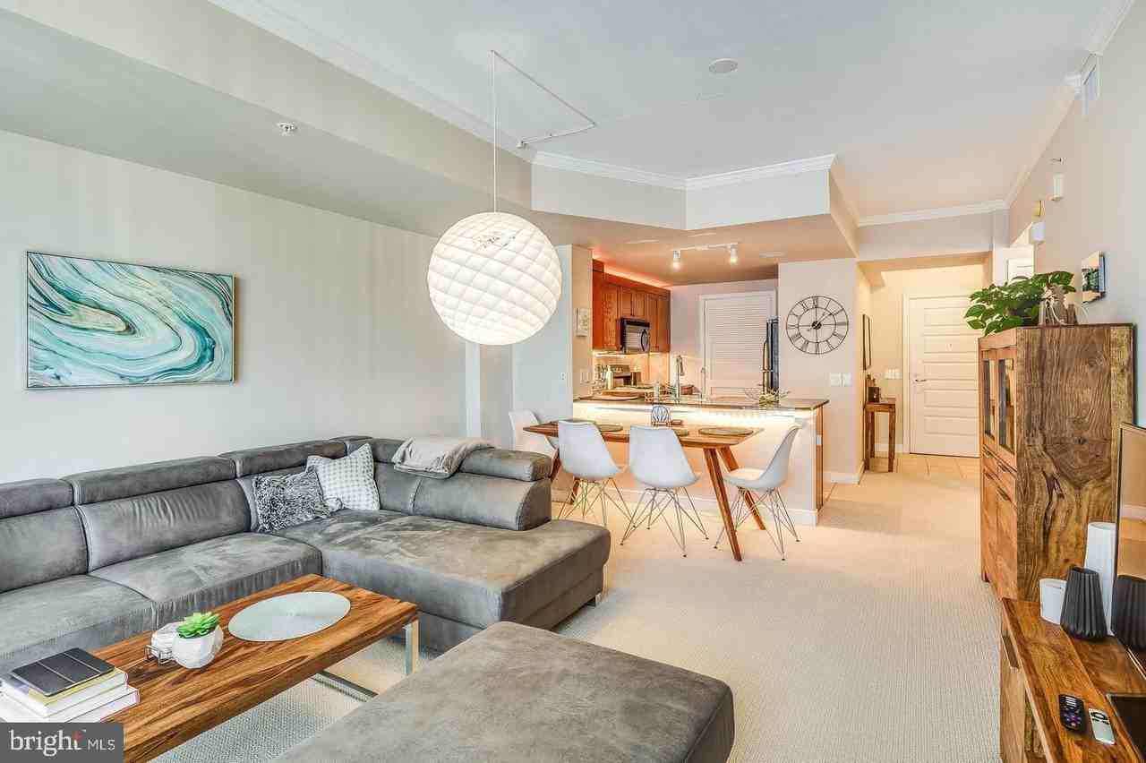 616 E St Nw #1220 - Photo 3 of 20