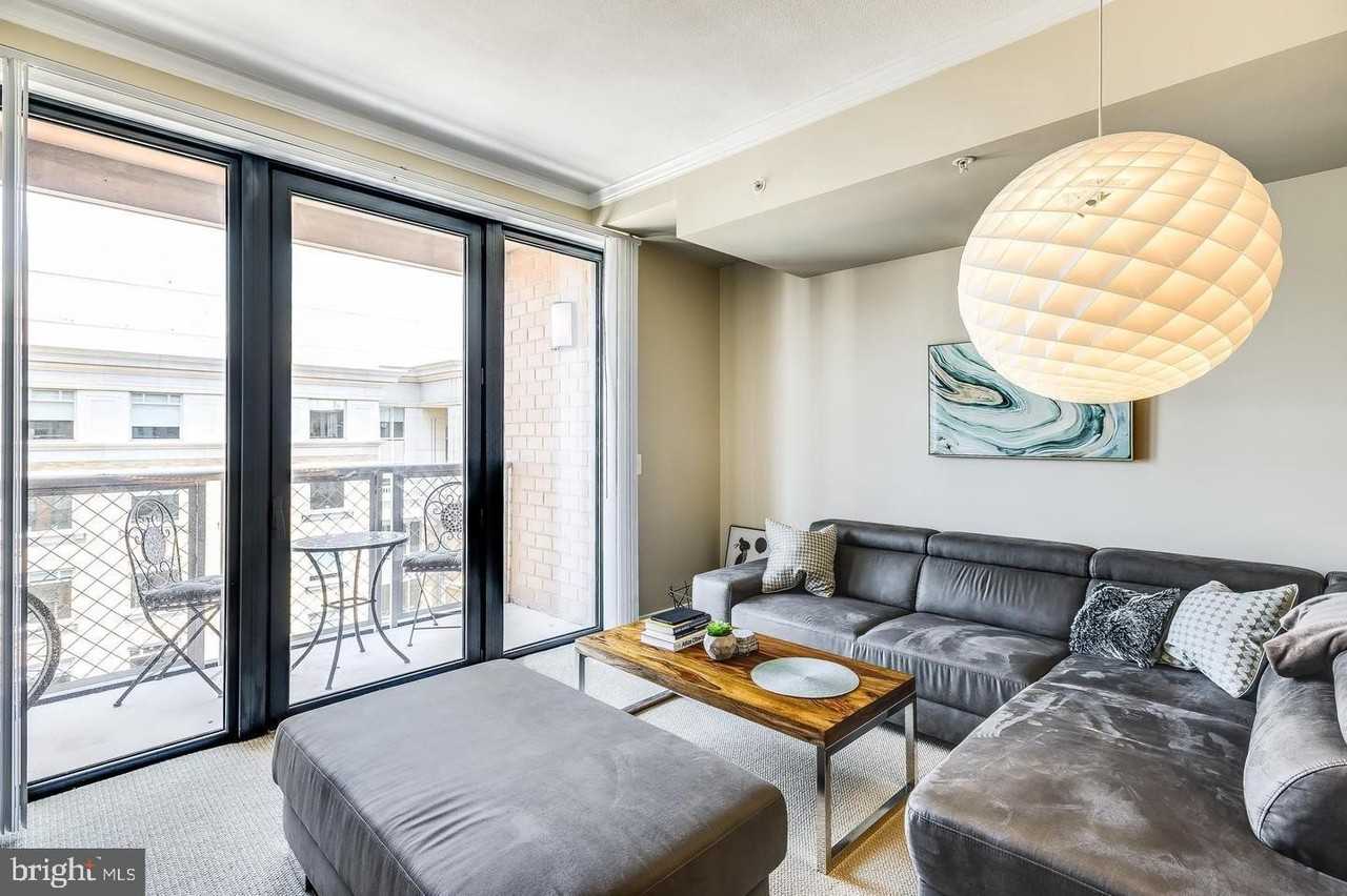 616 E St Nw #1220 - Photo 4 of 20