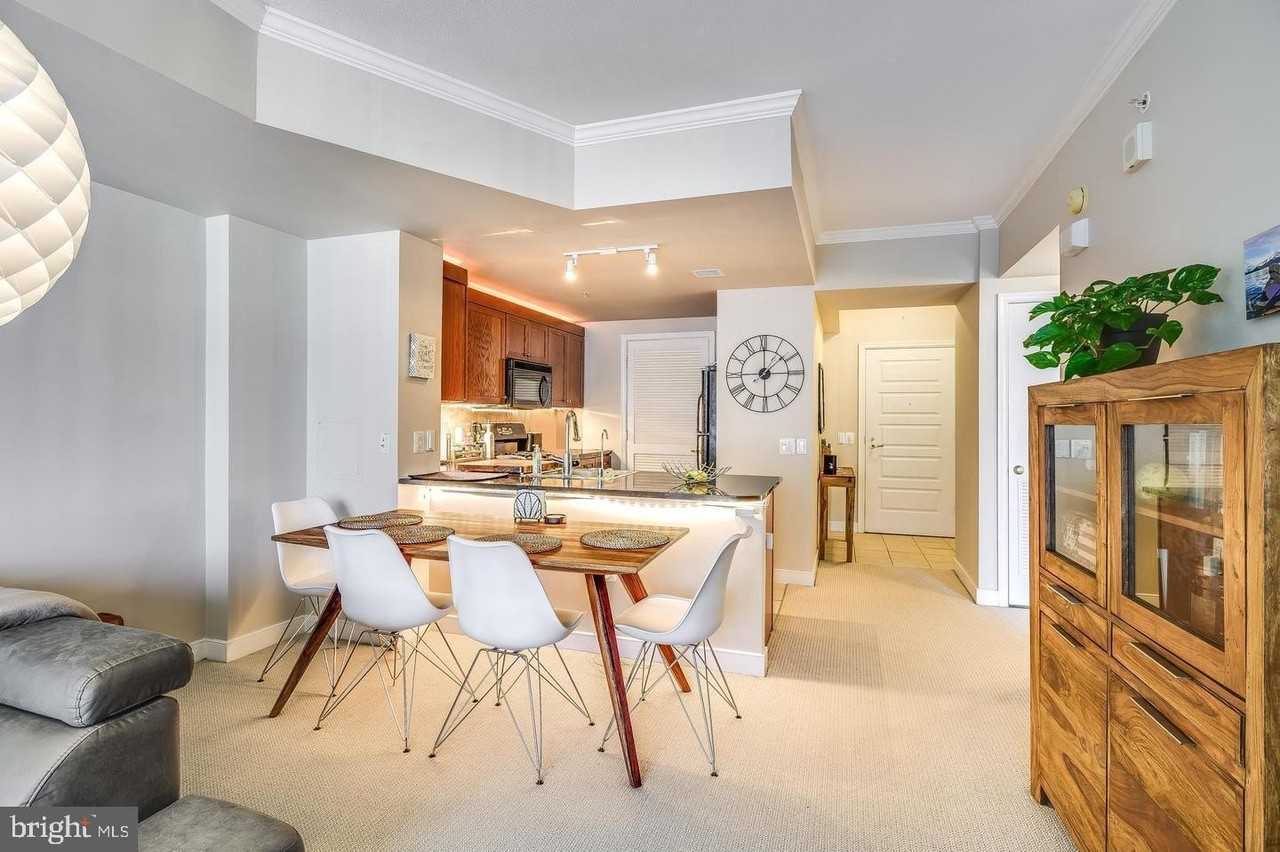 616 E St Nw #1220 - Photo 7 of 20