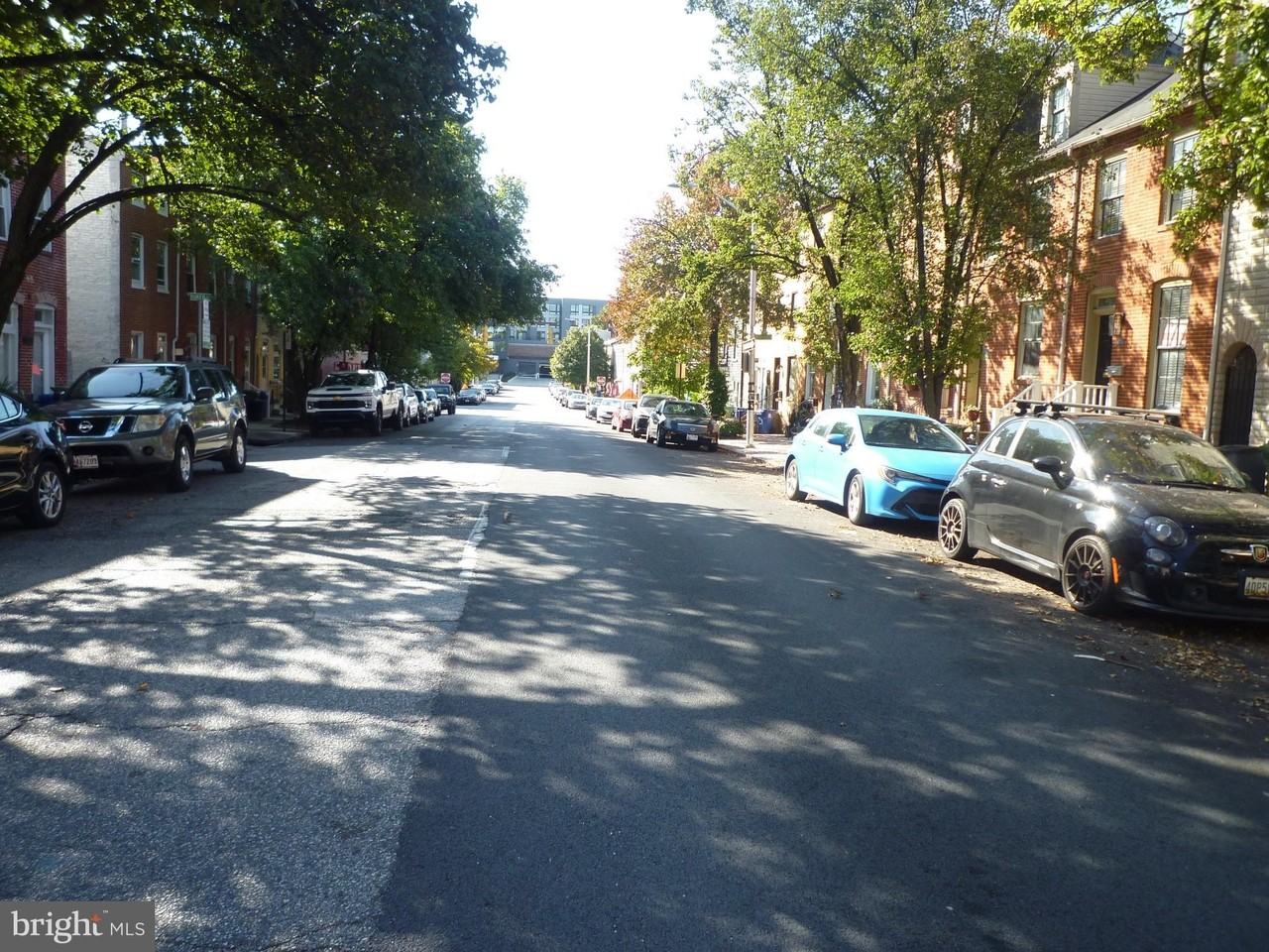 504 S Washington St - Photo 4 of 32