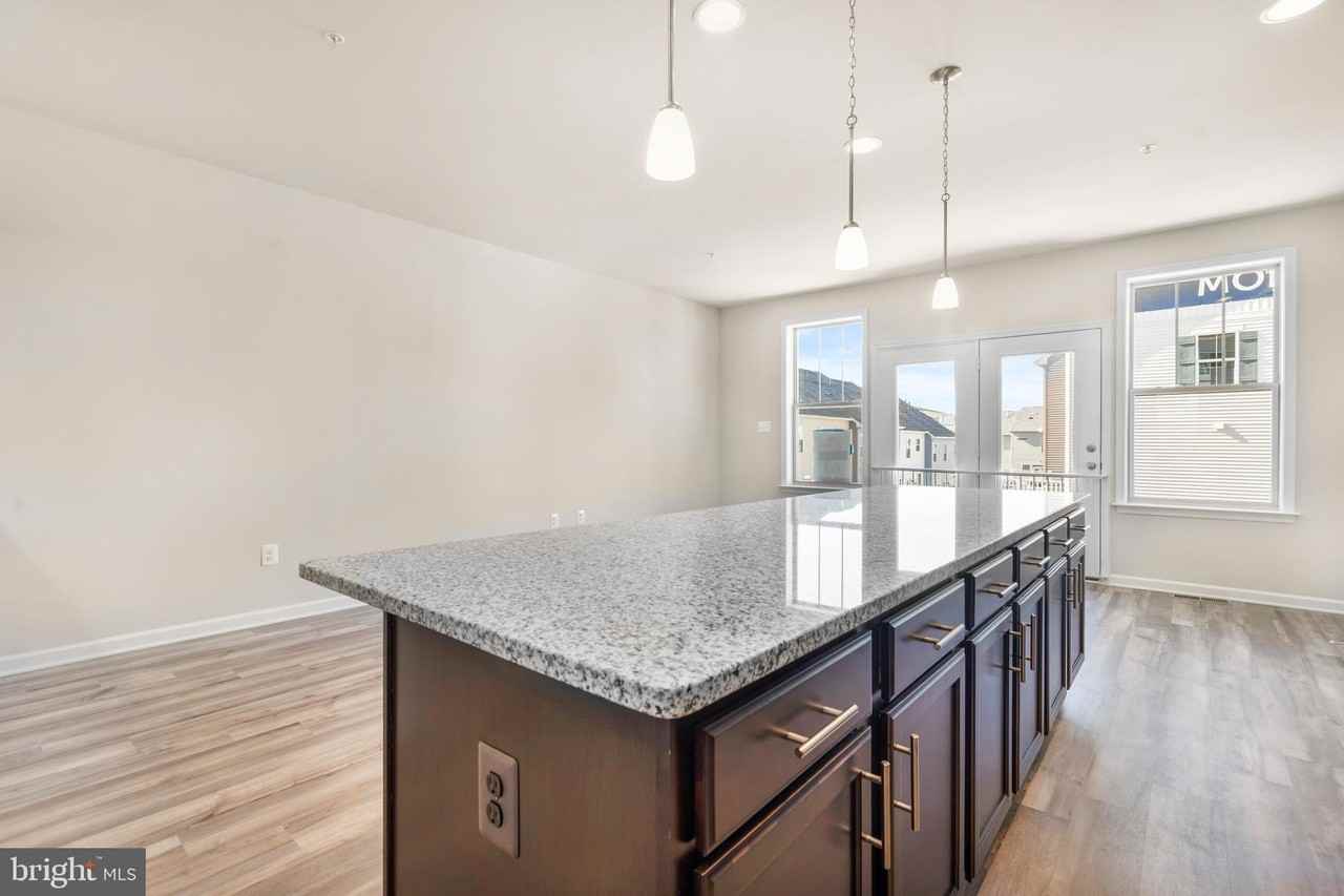 5892 Bella Marie Way - Photo 4 of 32