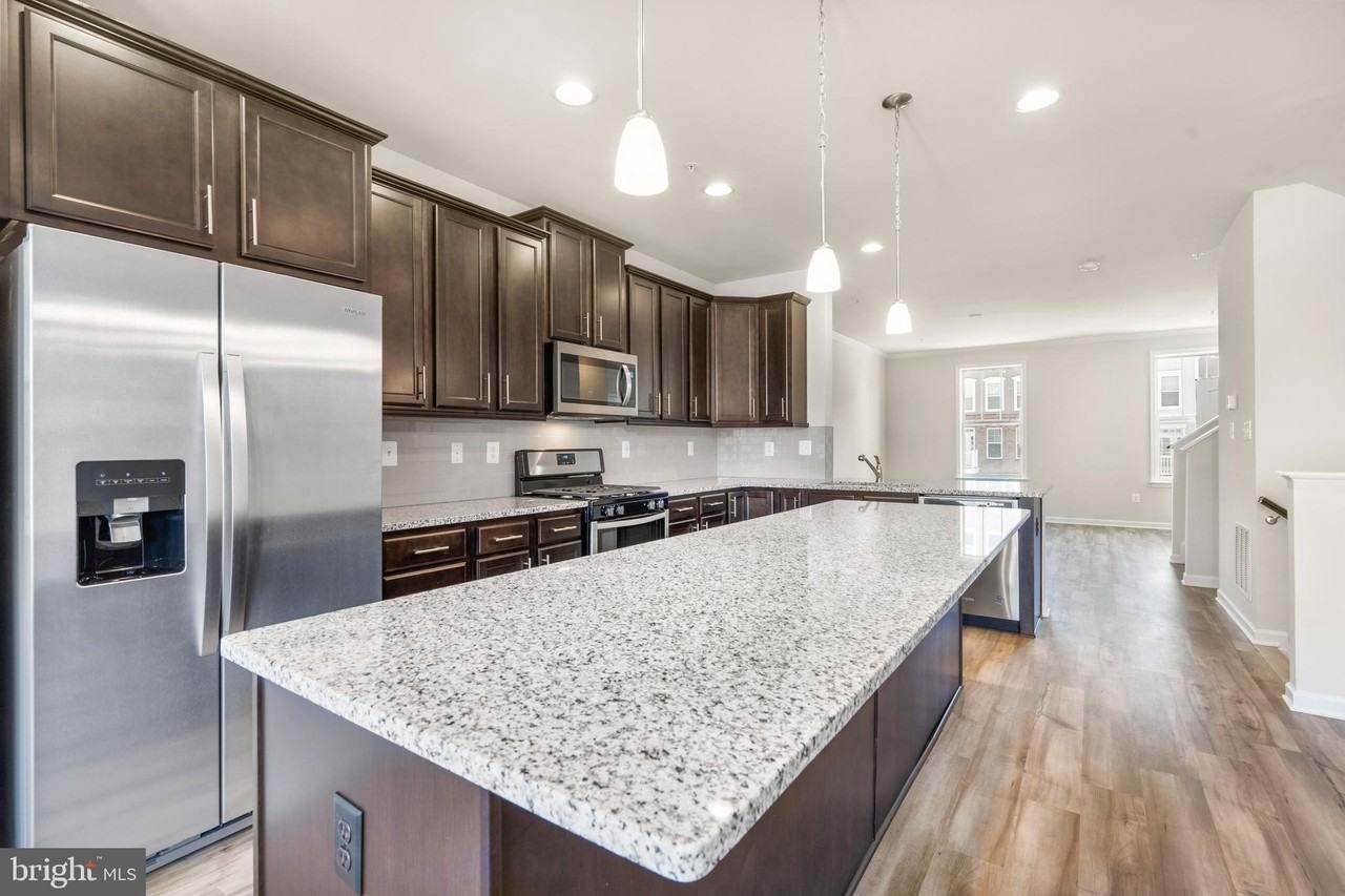 5892 Bella Marie Way - Photo 7 of 32