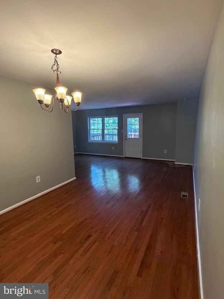 8108 Sandy Spring Rd - Photo 5 of 25