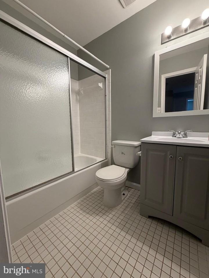 8108 Sandy Spring Rd - Photo 6 of 25