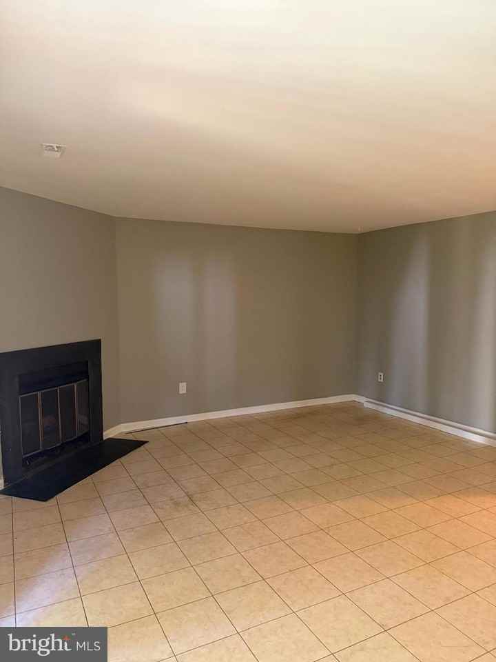 8108 Sandy Spring Rd - Photo 7 of 25