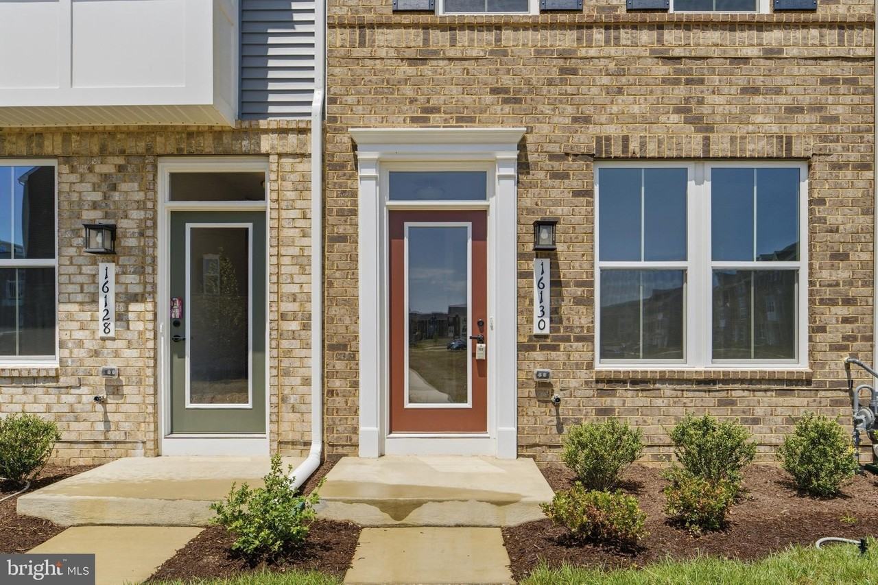 16130 Hyde Park Pl - Photo 3 of 36