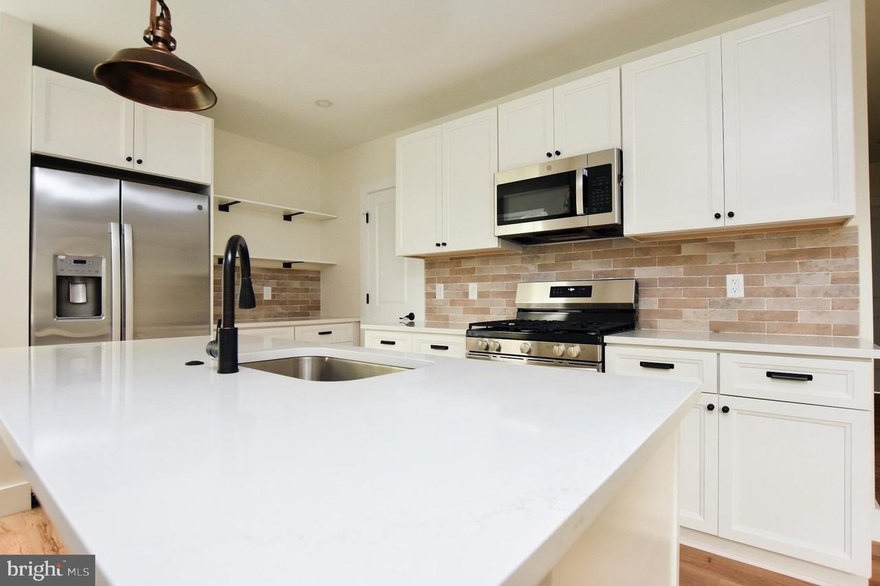 30-APT B TRADING POST Way - Photo 3 of 15