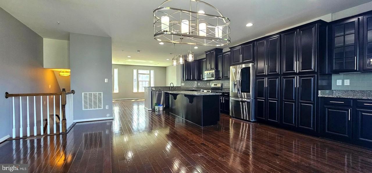 423 Arbor Blvd - Photo 5 of 19