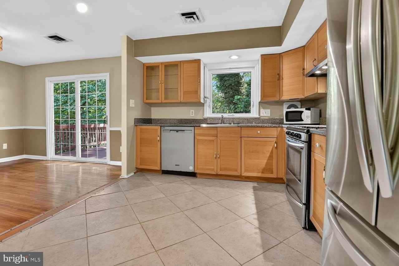3409 Beverly Dr - Photo 3 of 40