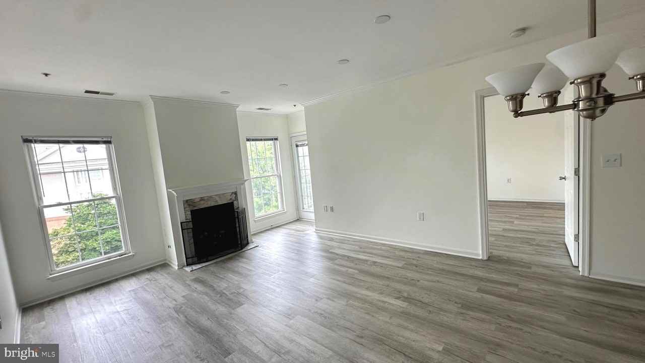7011 Falls Reach Dr #310 - Photo 6 of 44