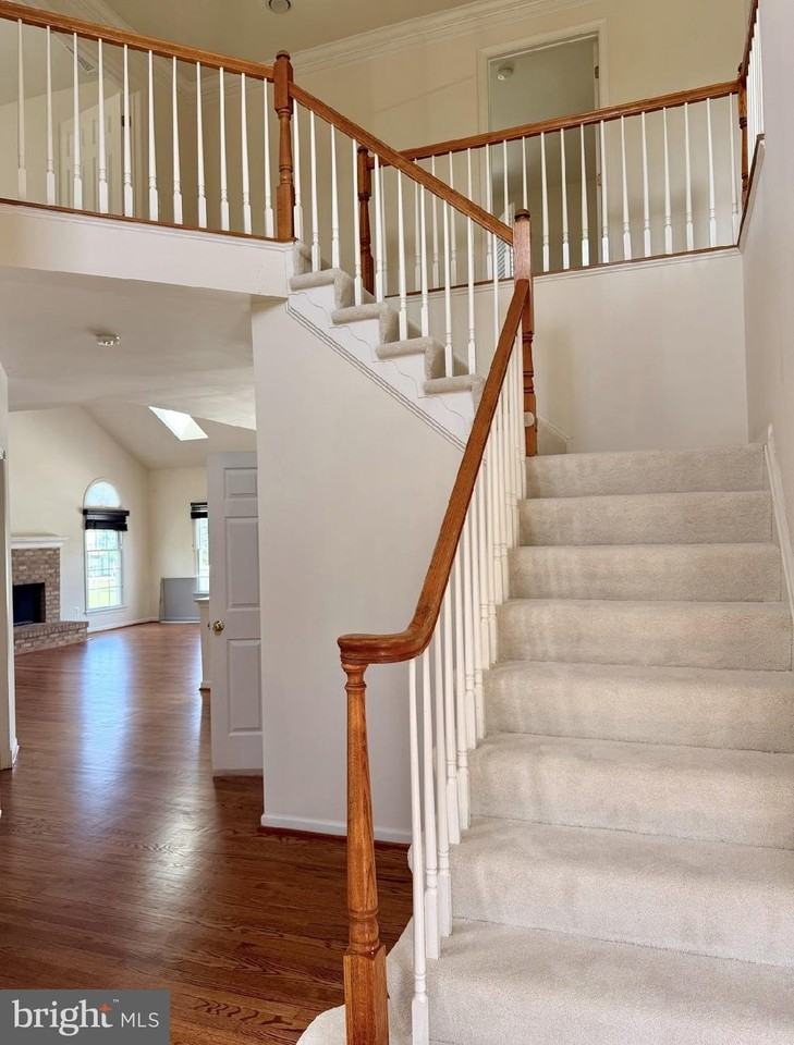 43520 Lucketts Bridge Cir - Photo 3 of 35