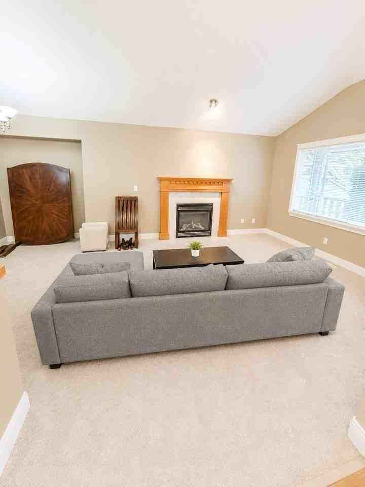 23733 Boulder Place - Photo 4 of 24