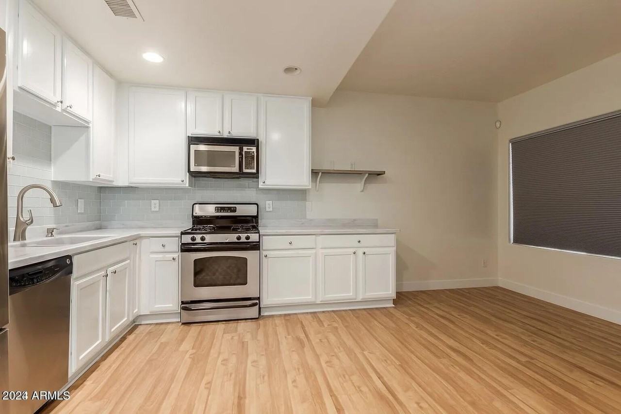3447 E Lance Ln - Photo 6 of 26