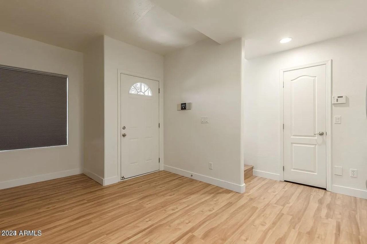3447 E Lance Ln - Photo 7 of 26