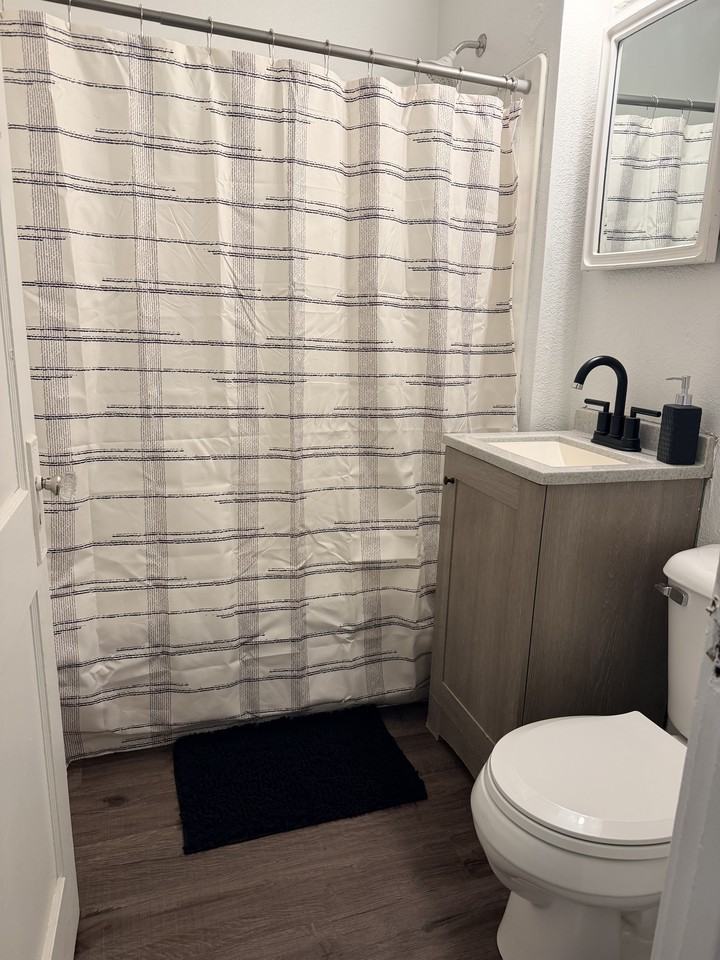 507 10th Ave S #507 - Photo 3 of 9