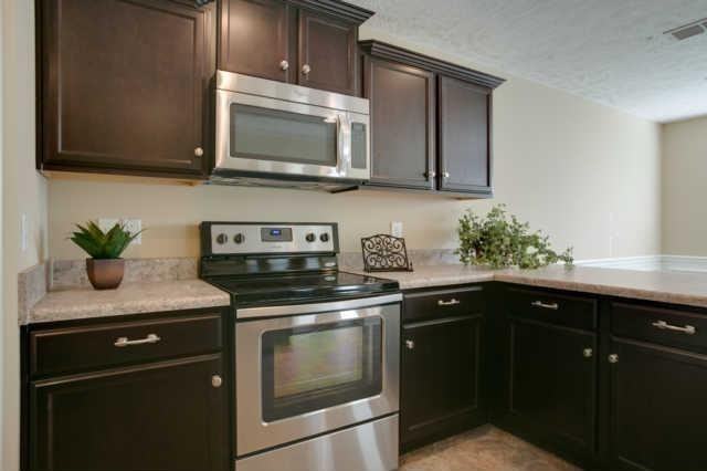 908 Azeri Ave - Photo 5 of 16