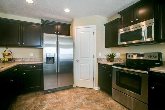 908 Azeri Ave - Photo 6 of 16