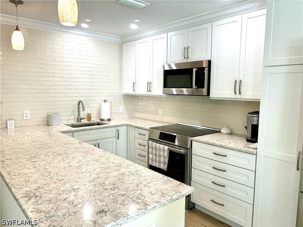 1435 Curlew Ave - Photo 4 of 26