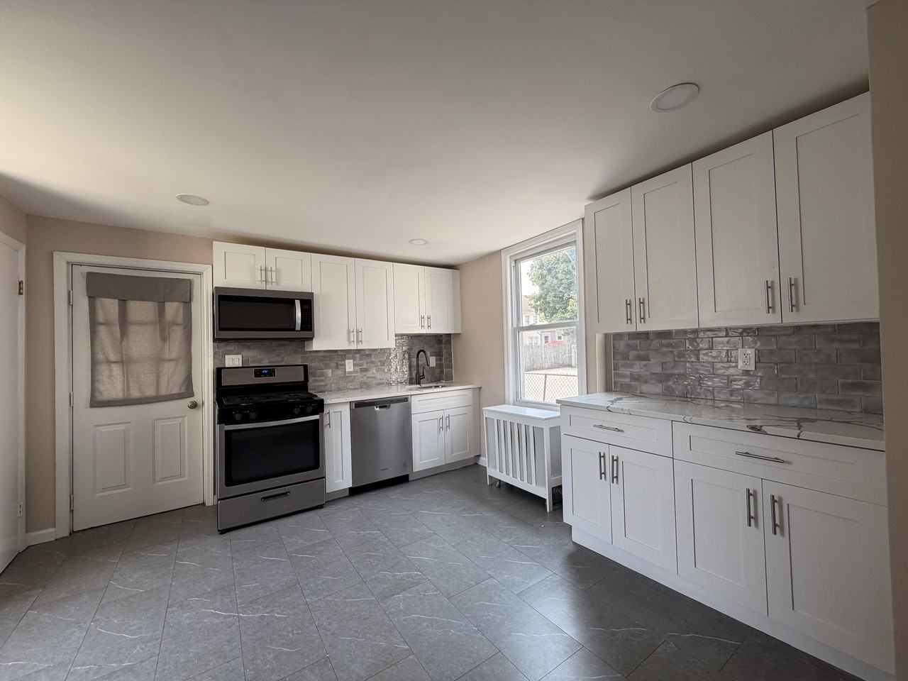 29 W Somerset St #1 - Photo 2 of 18