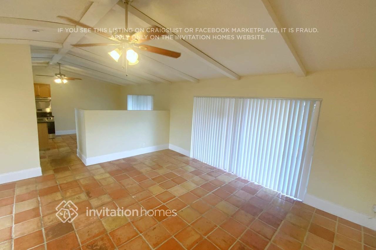 10656 Shady Pond Ln - Photo 6 of 13