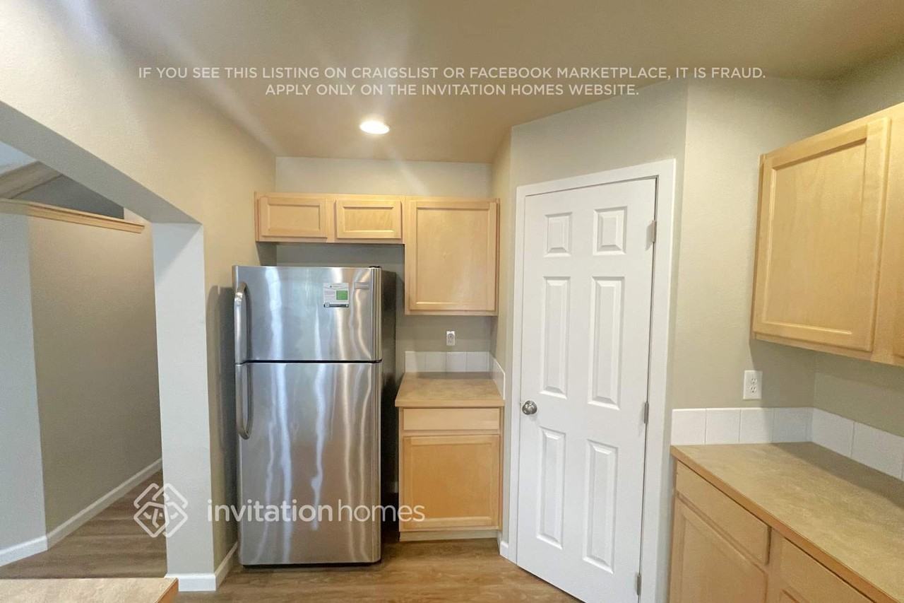 7325 178th Street Ct E - Photo 4 of 20