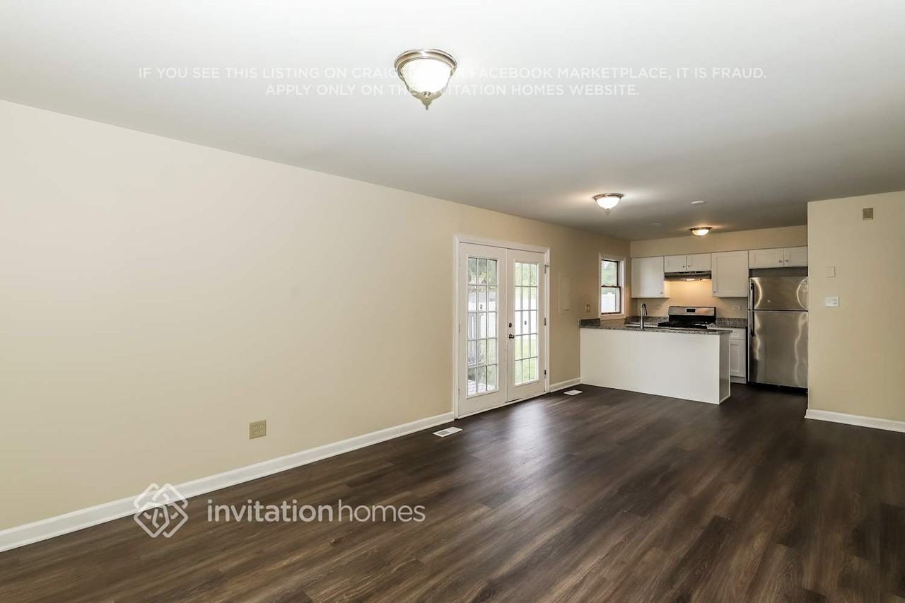 3224 Windsor Ln - Photo 5 of 17