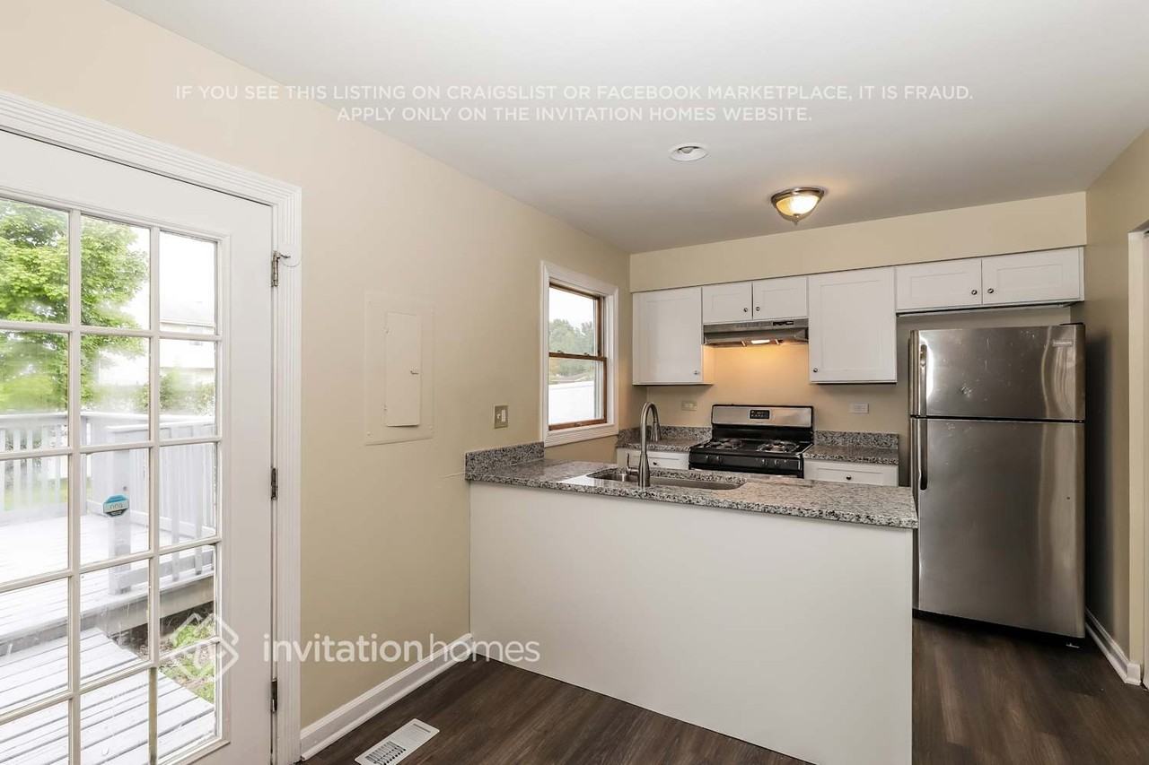 3224 Windsor Ln - Photo 7 of 17