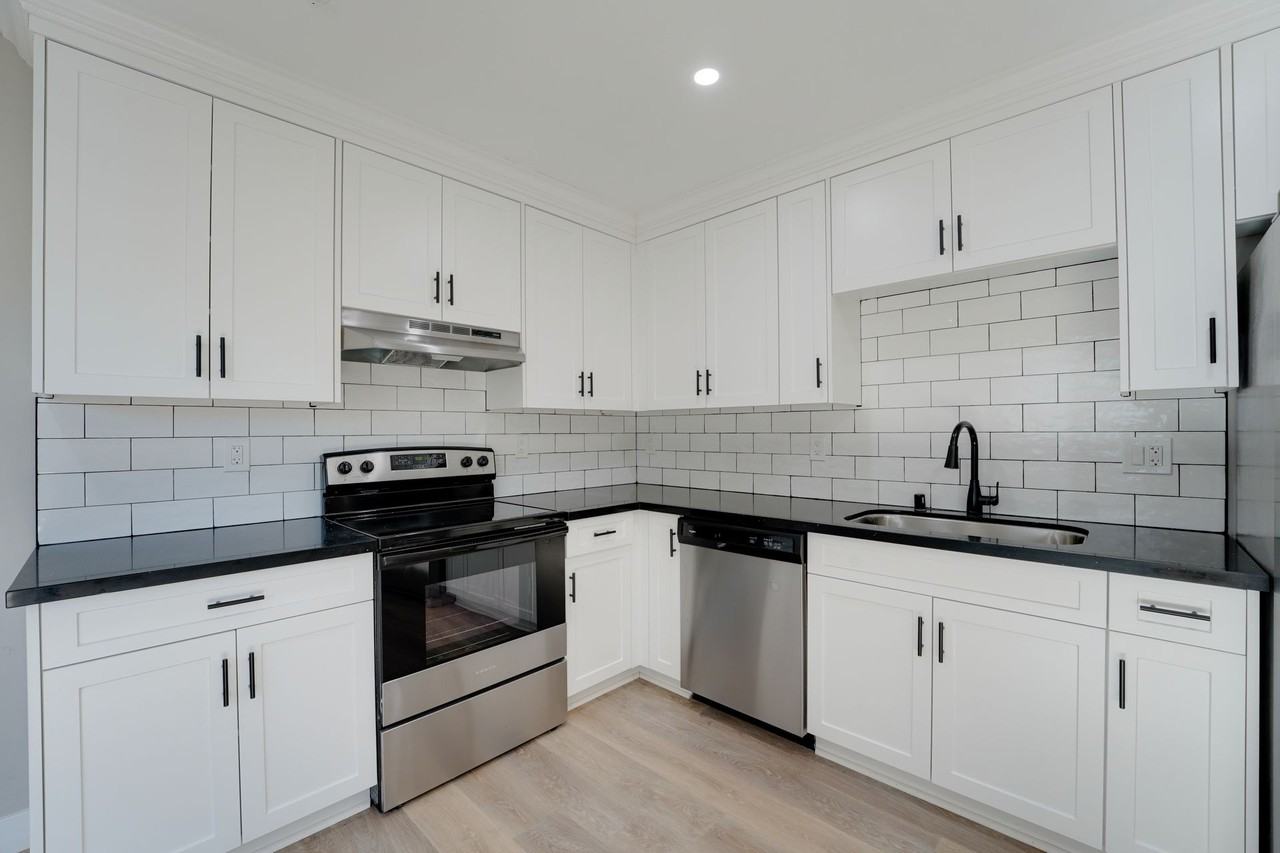 Duplet at Hillcrest | Modern Studio, 1 & 3 Bedroom Apartments - Photo 4 of 50